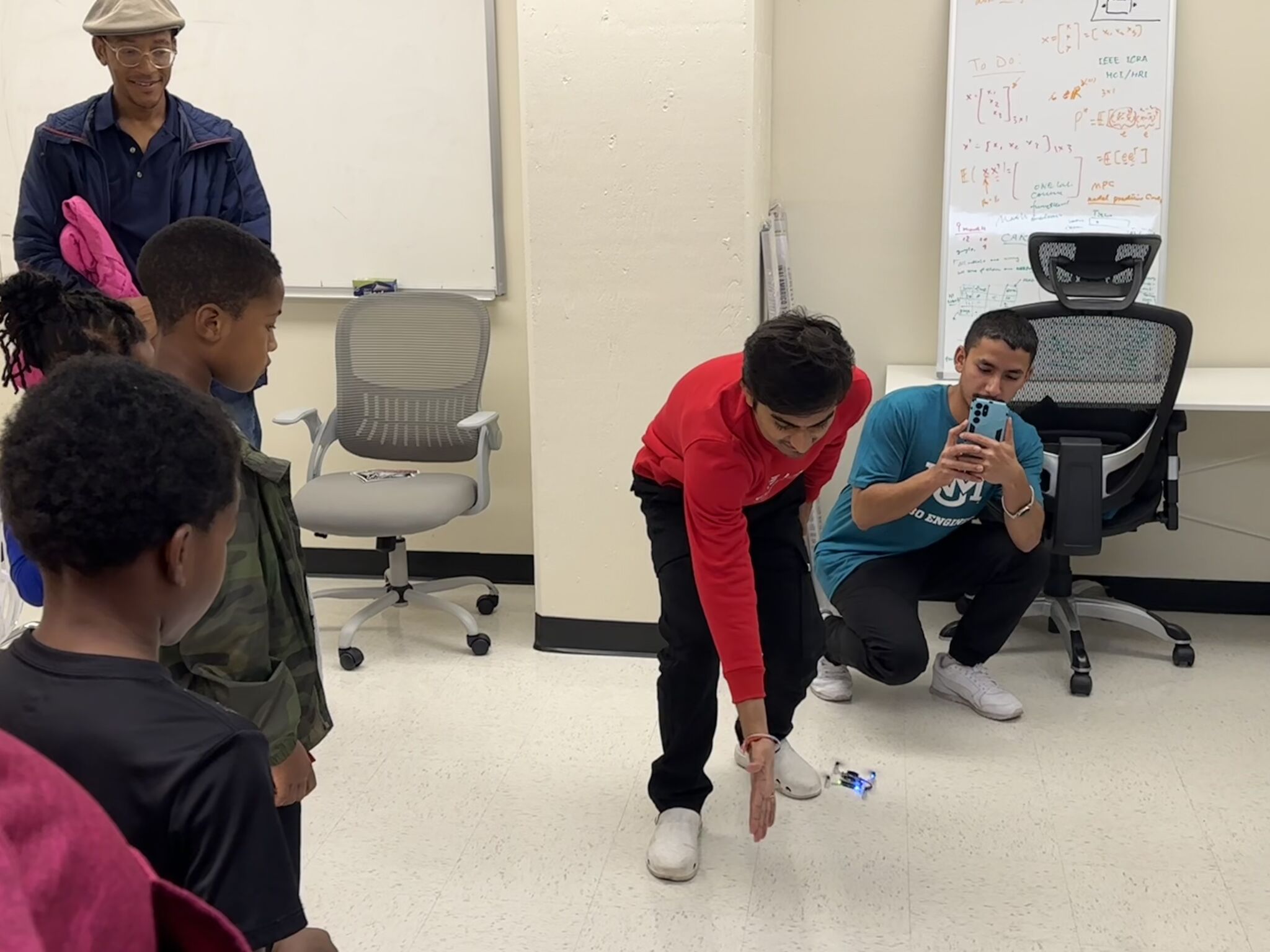 Showing a Crazyflie flight demo